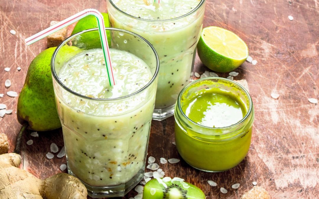 Warm Ginger Pear Green Smoothie